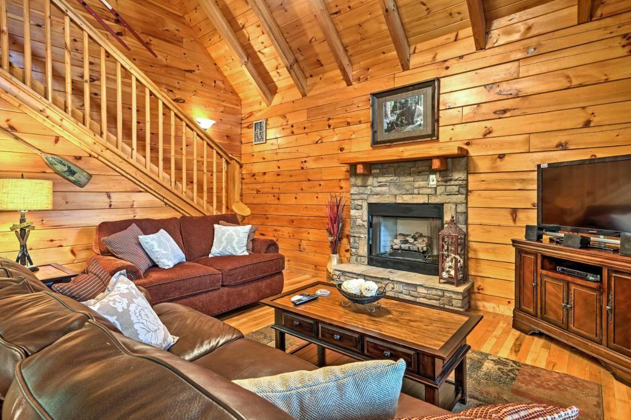 Pigeon Forge Cabin With Hot Tub, Grill And Pool Table! Villa Сивиървил Екстериор снимка